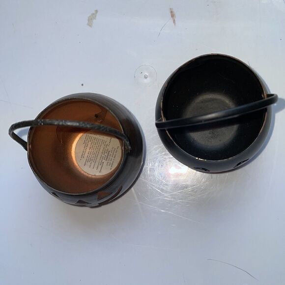 Two small metal Halloween Jack O Lantern votive candle holder - Picture 5 of 6